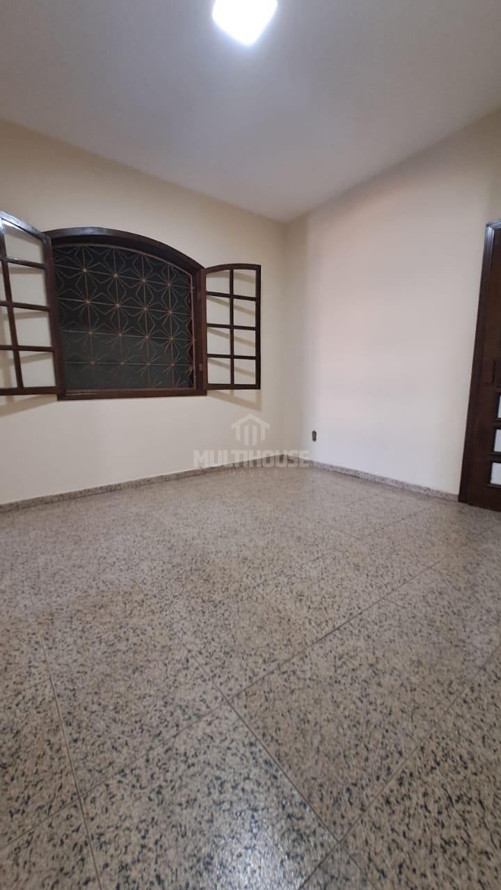 Casa à venda com 3 quartos, 230m² - Foto 18