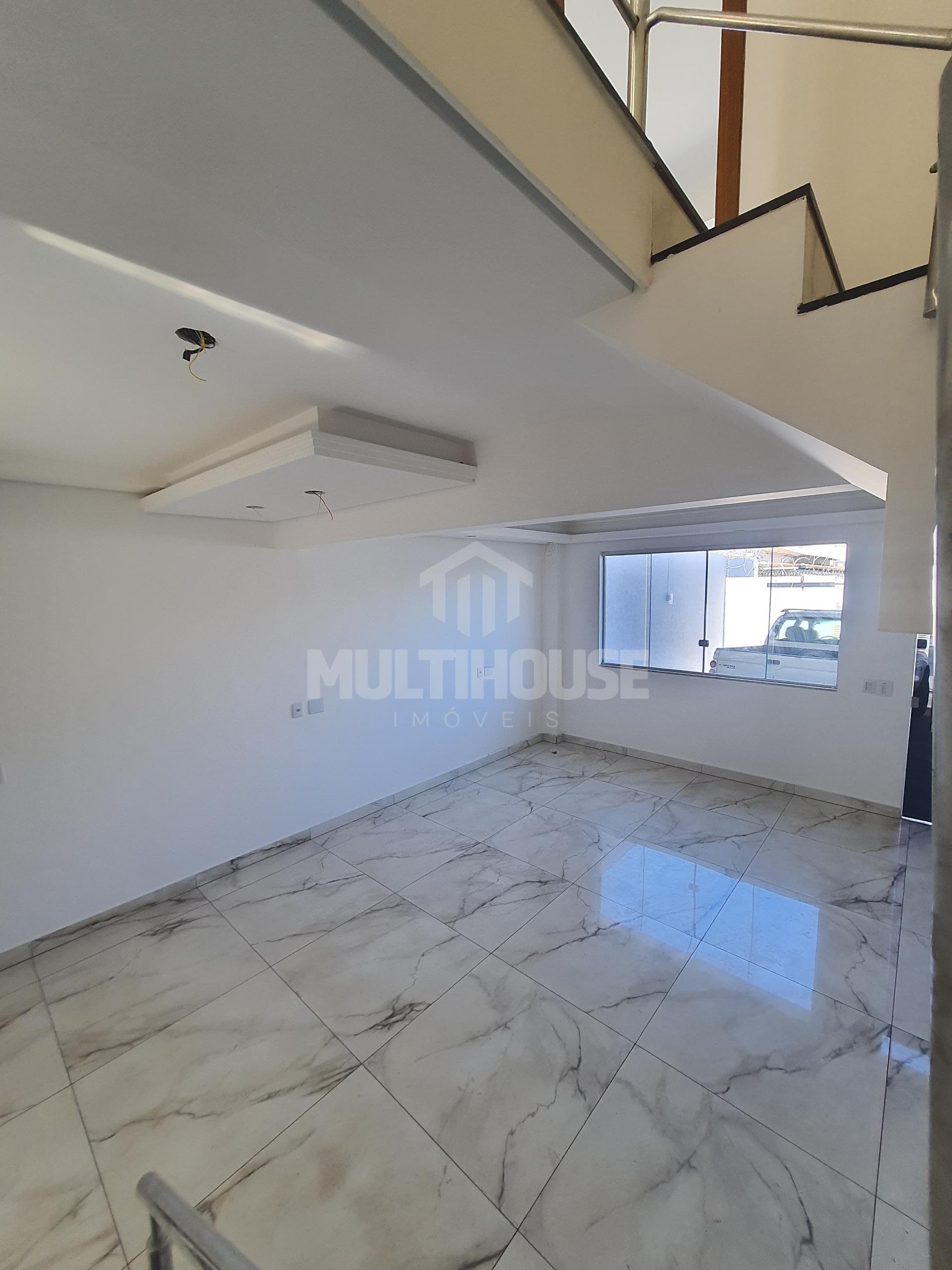 Casa à venda com 3 quartos, 105m² - Foto 2