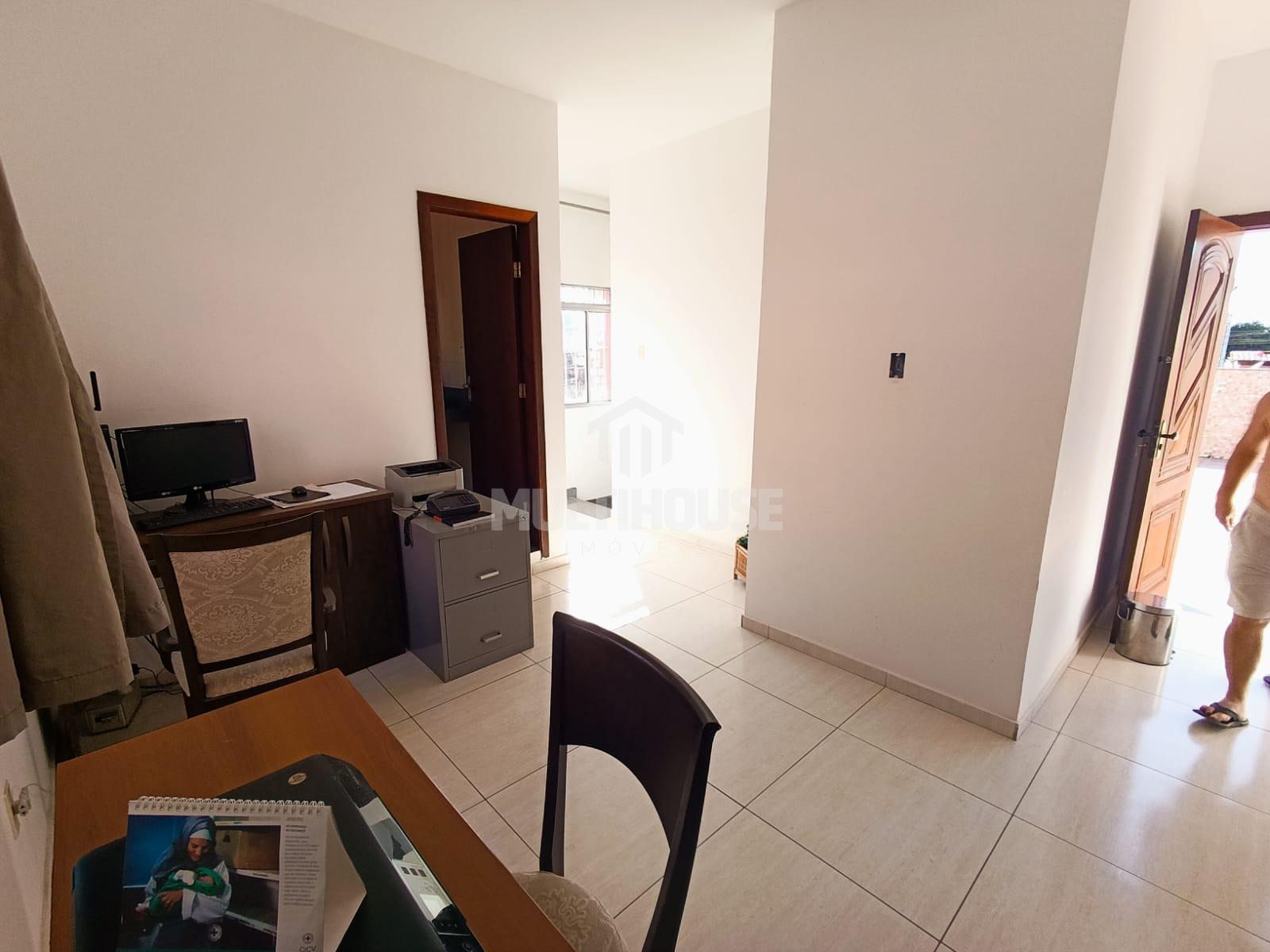 Casa à venda com 3 quartos, 200m² - Foto 11