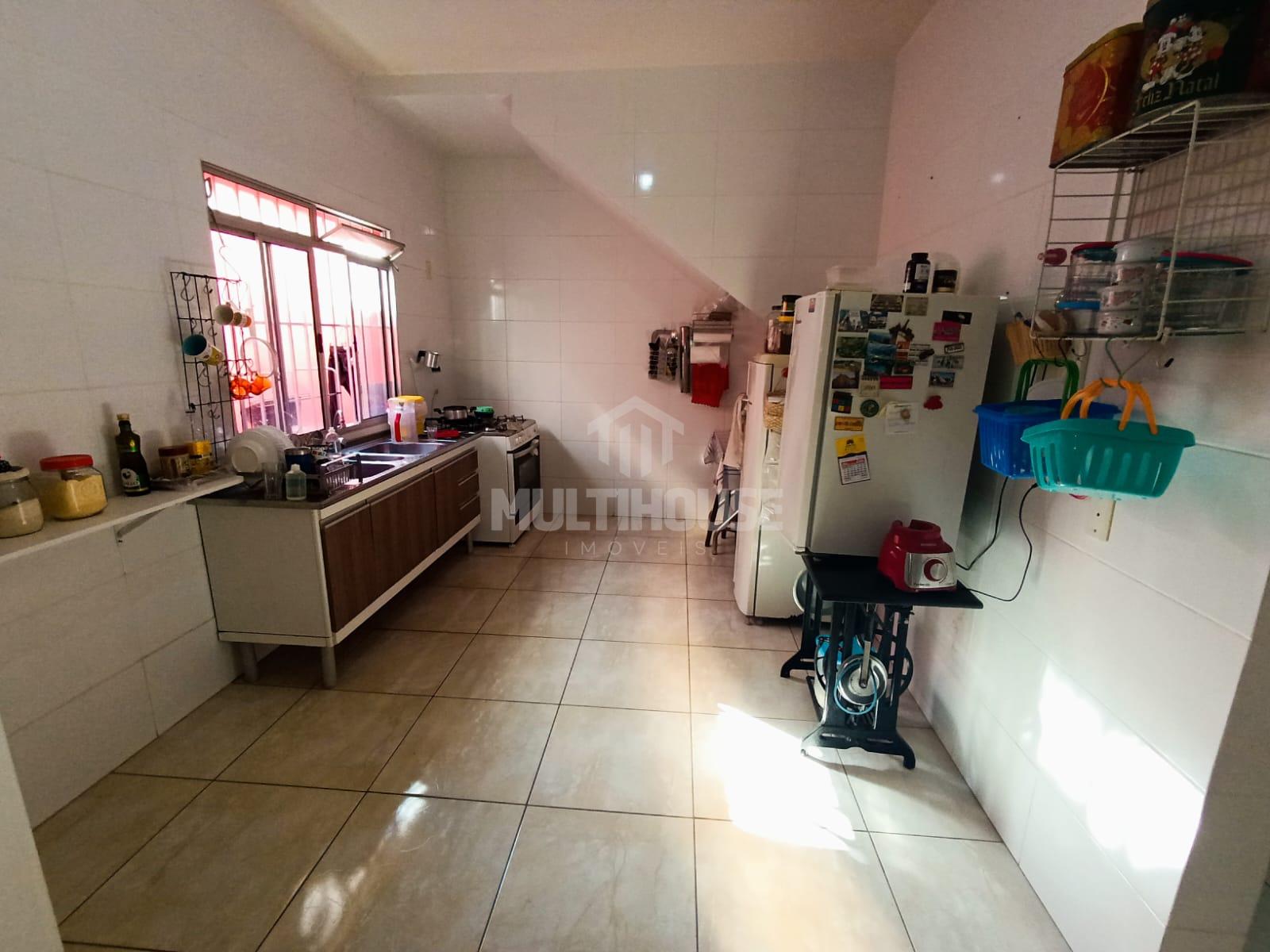 Casa à venda com 3 quartos, 200m² - Foto 15