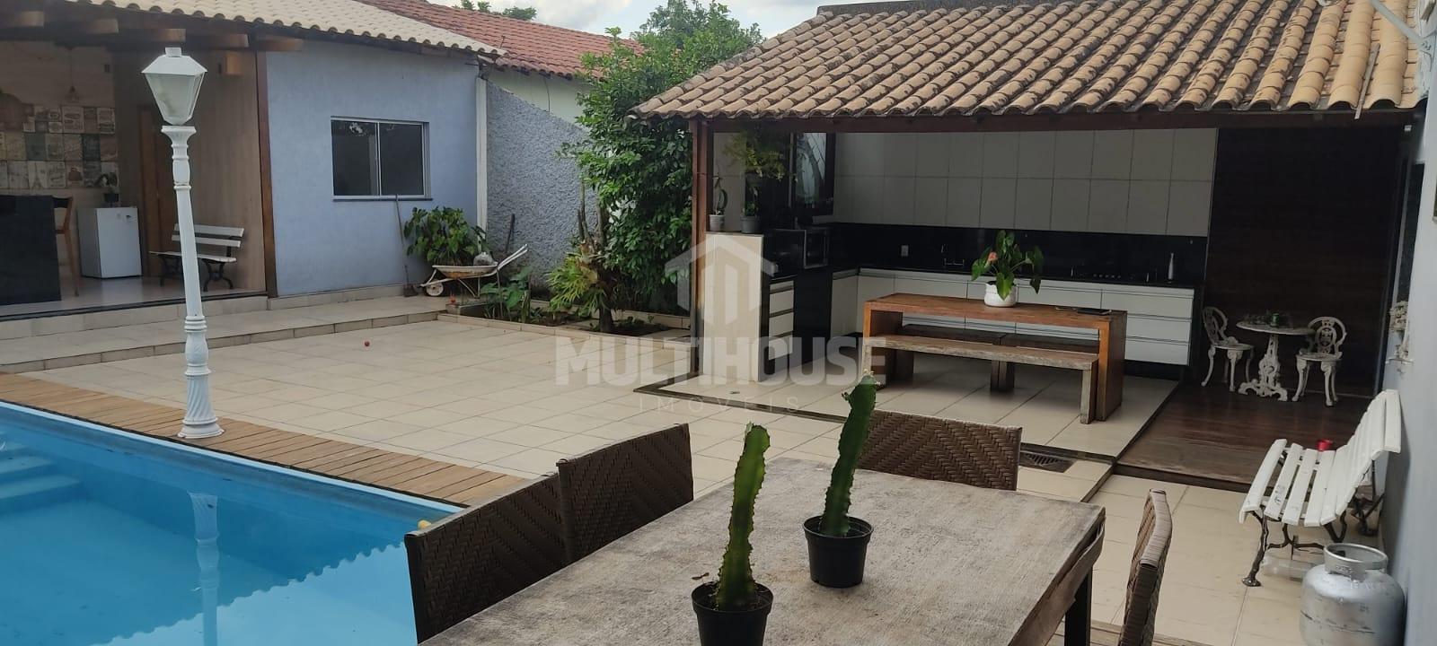 Casa à venda com 5 quartos, 200m² - Foto 3