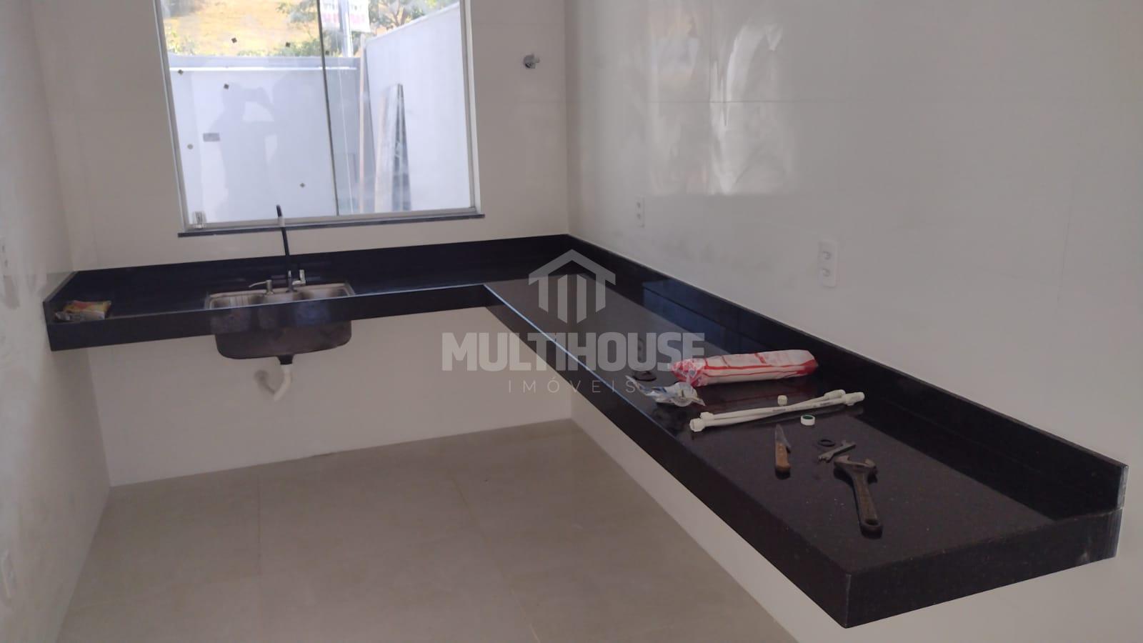 Casa à venda com 3 quartos, 100m² - Foto 2