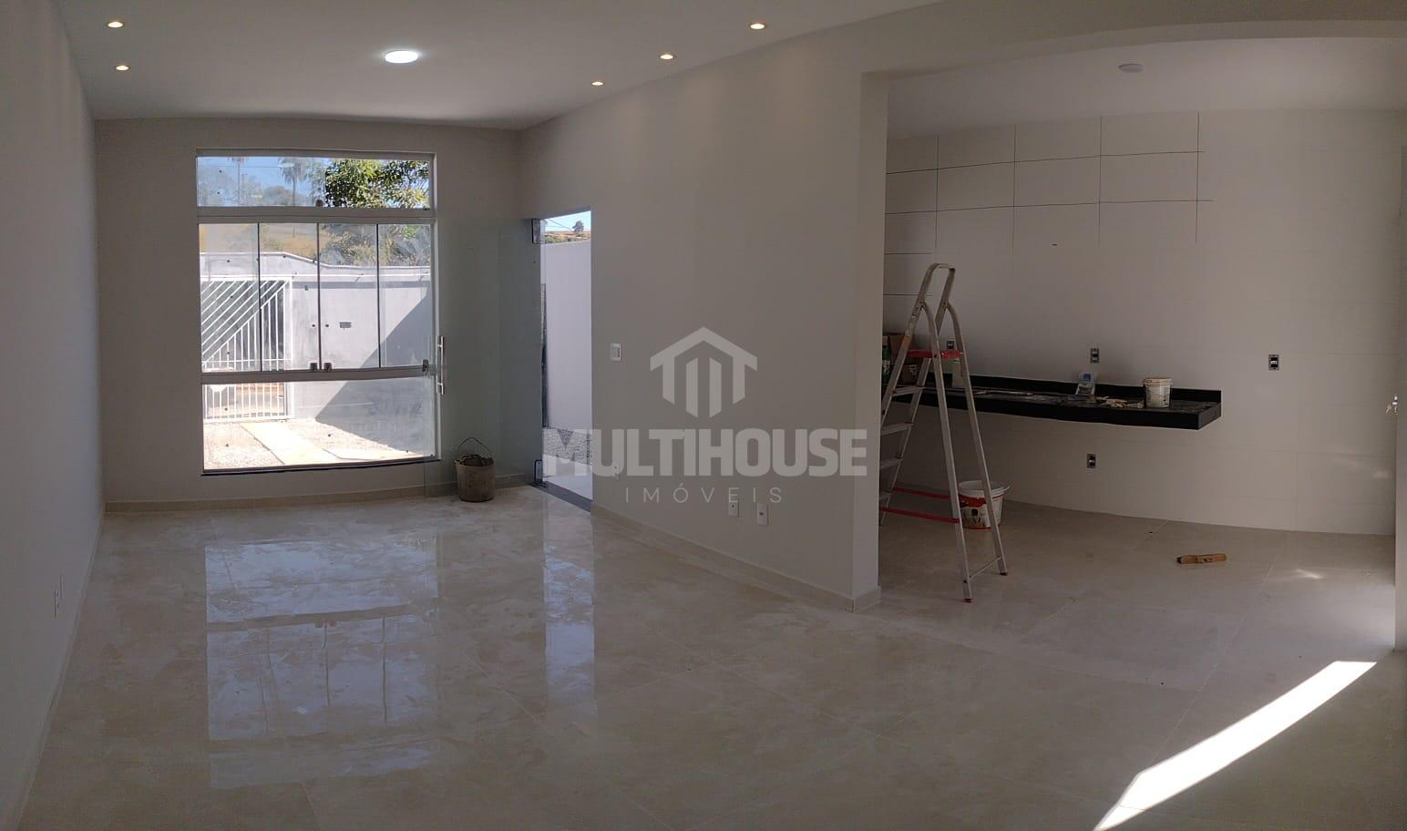 Casa à venda com 3 quartos, 100m² - Foto 1