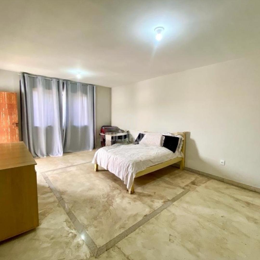 Casa à venda com 4 quartos, 290m² - Foto 5