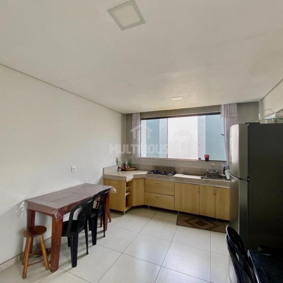 Casa à venda com 4 quartos, 290m² - Foto 11