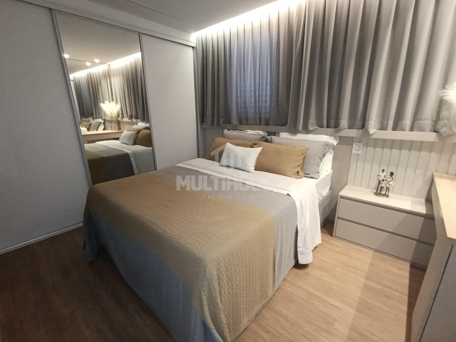 Apartamento à venda com 3 quartos, 300m² - Foto 1