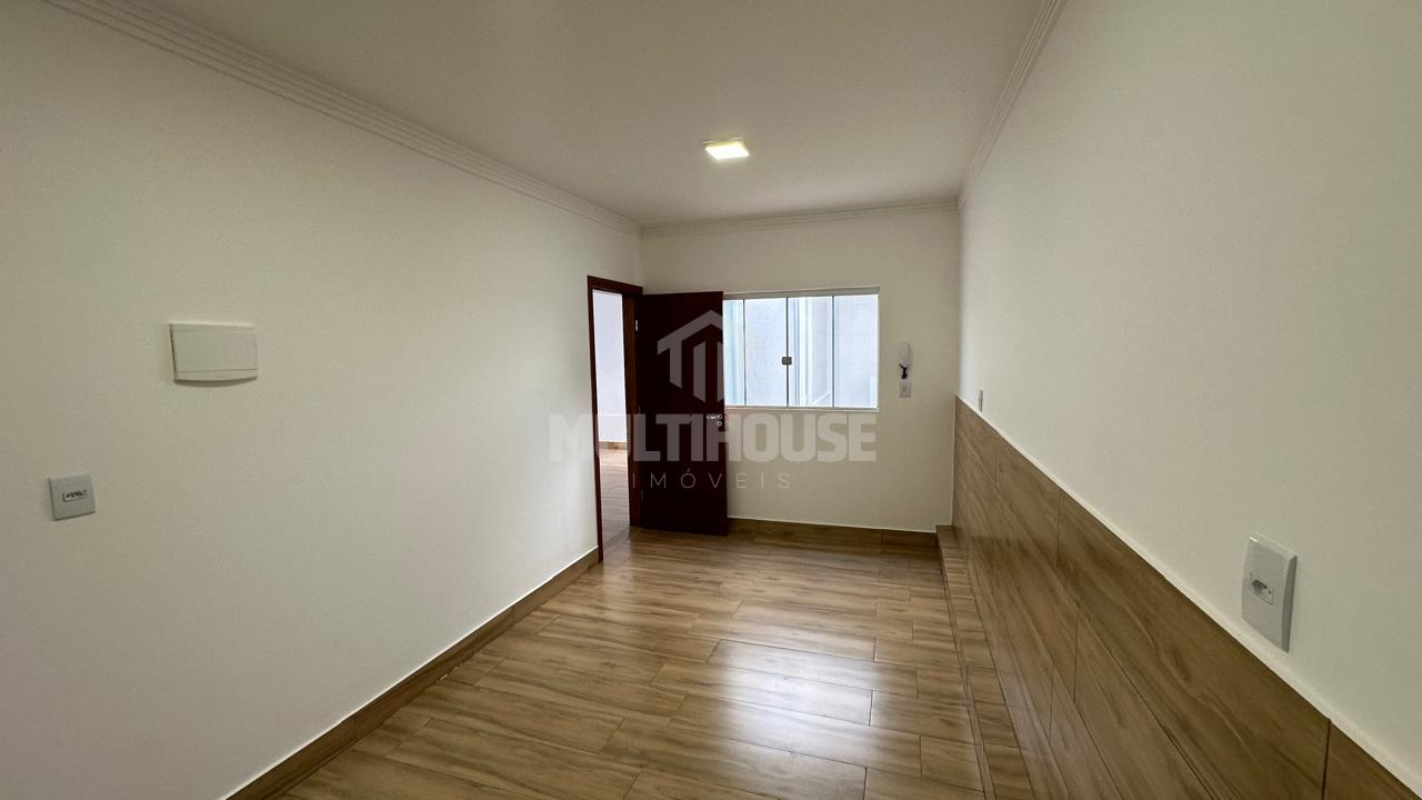 Casa à venda com 4 quartos, 240m² - Foto 10