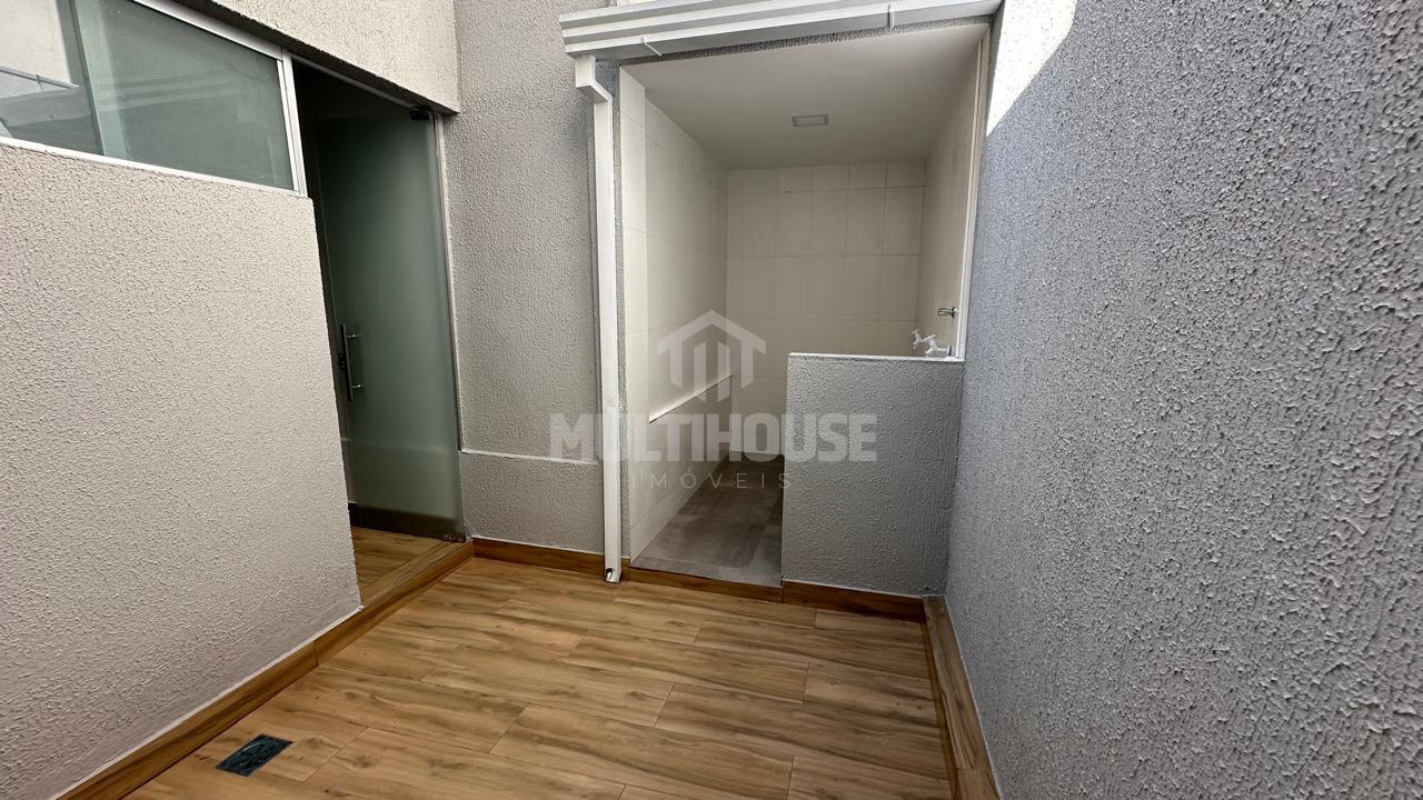 Casa à venda com 4 quartos, 240m² - Foto 14