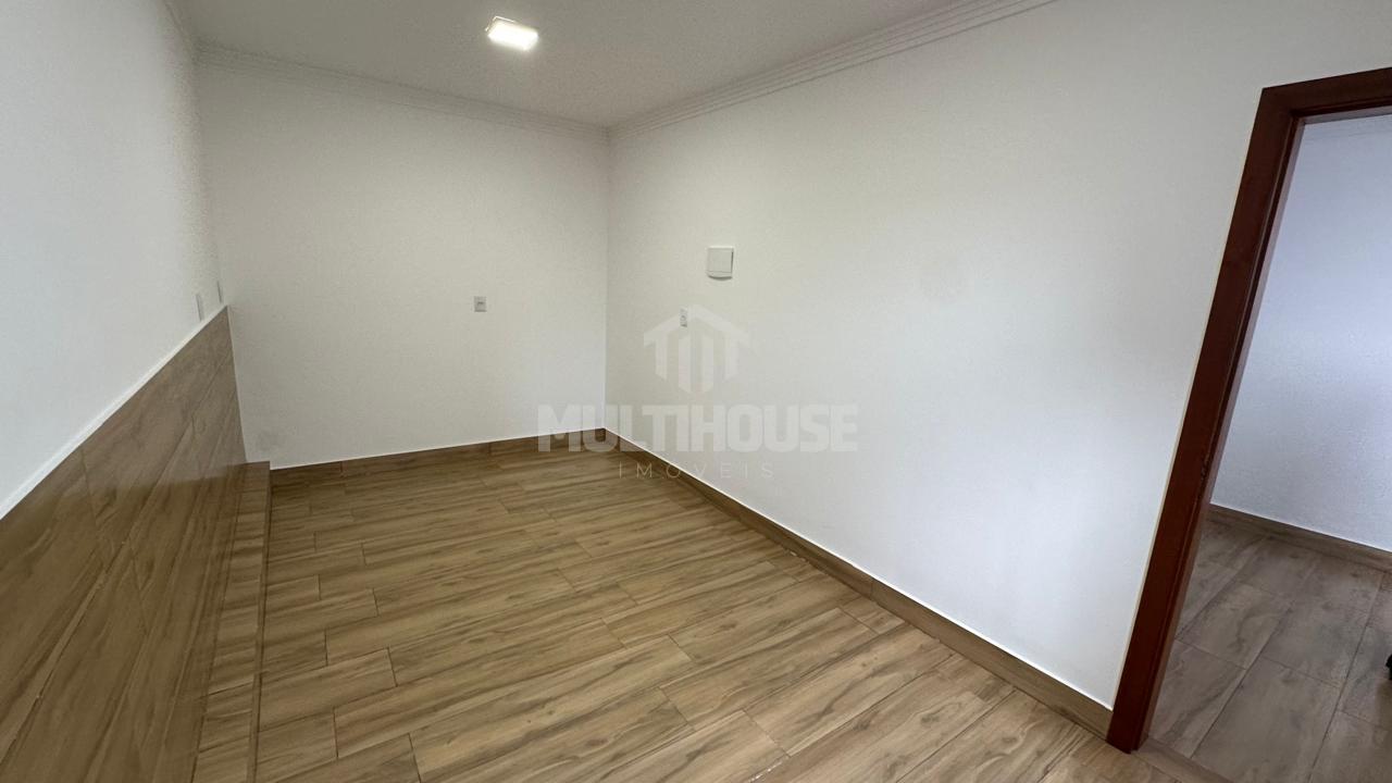 Casa à venda com 4 quartos, 240m² - Foto 15