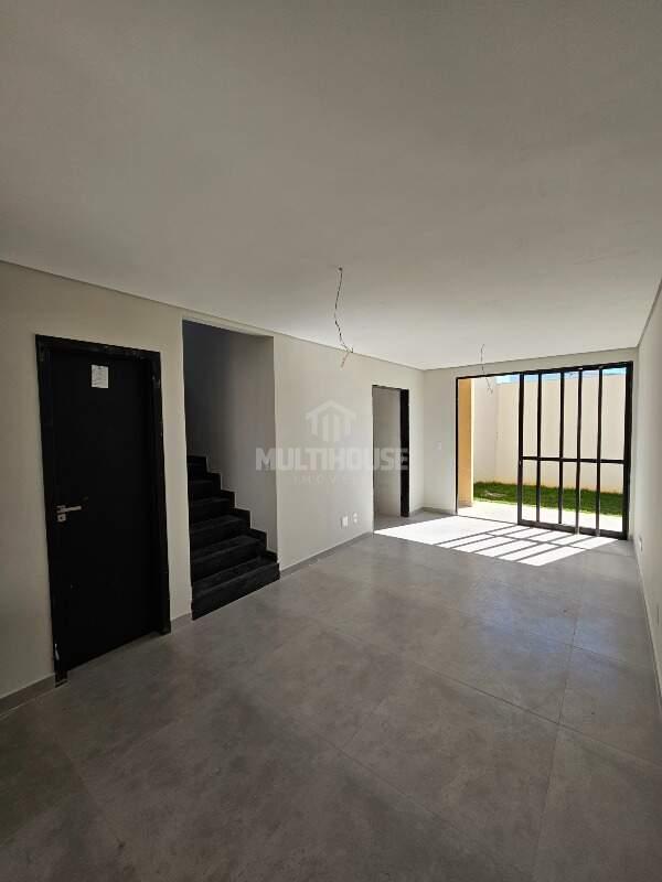 Casa à venda com 4 quartos, 120m² - Foto 14