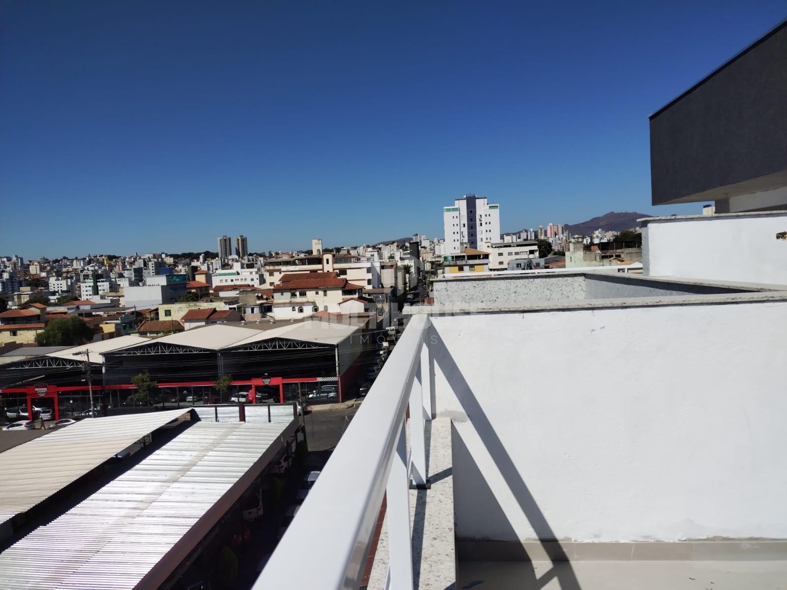 Apartamento à venda com 3 quartos, 217m² - Foto 2