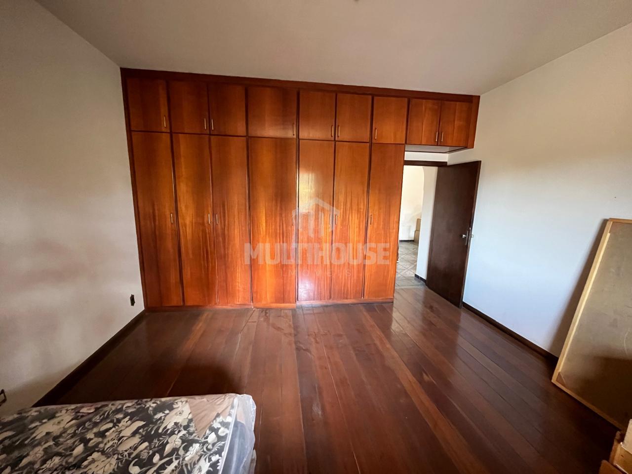 Casa à venda com 3 quartos, 416m² - Foto 12