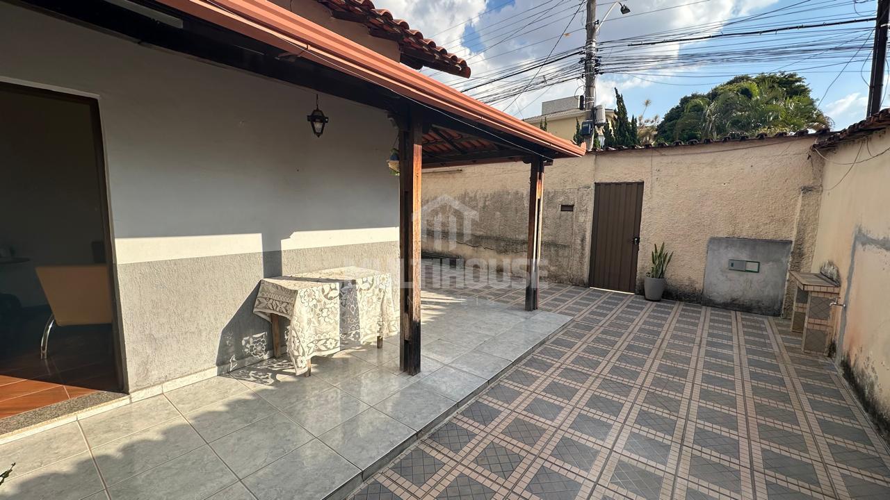 Casa à venda com 3 quartos, 159m² - Foto 4