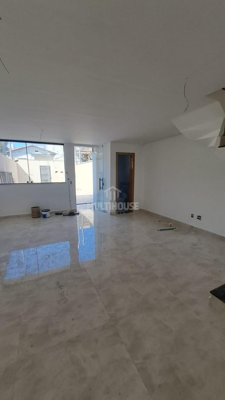 Casa à venda com 3 quartos, 98m² - Foto 2