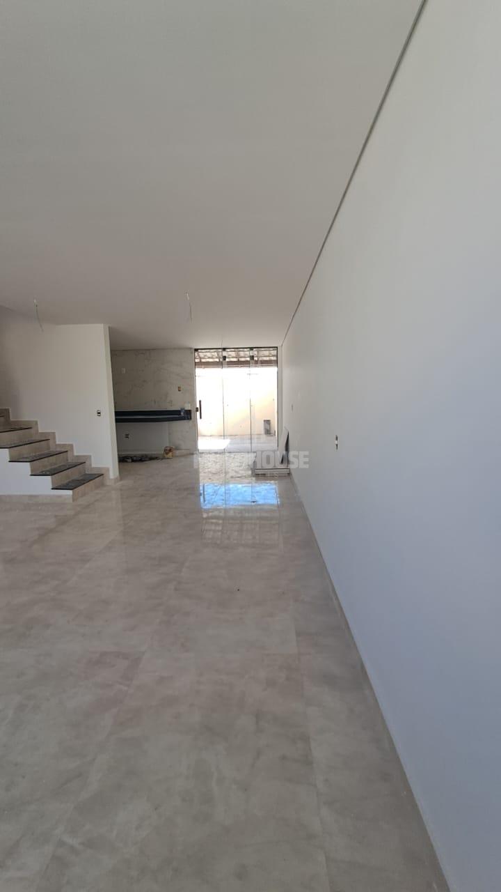 Casa à venda com 3 quartos, 98m² - Foto 16