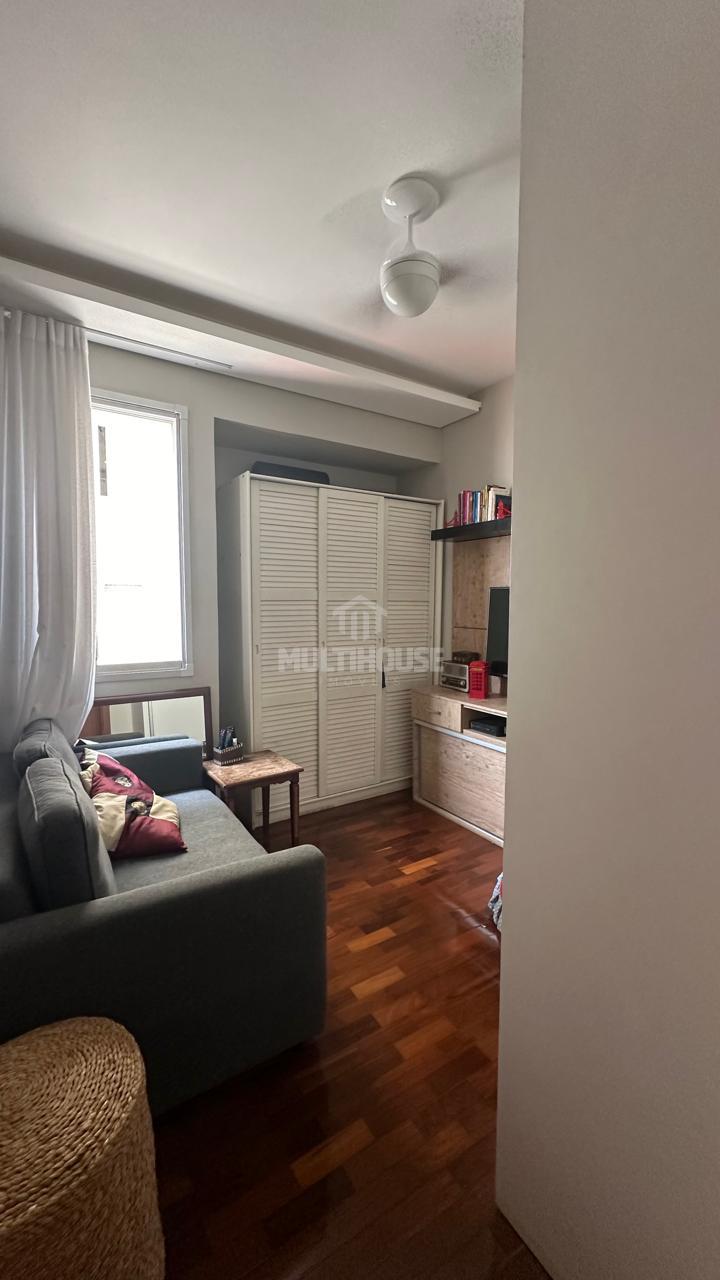 Apartamento à venda com 4 quartos, 140m² - Foto 4