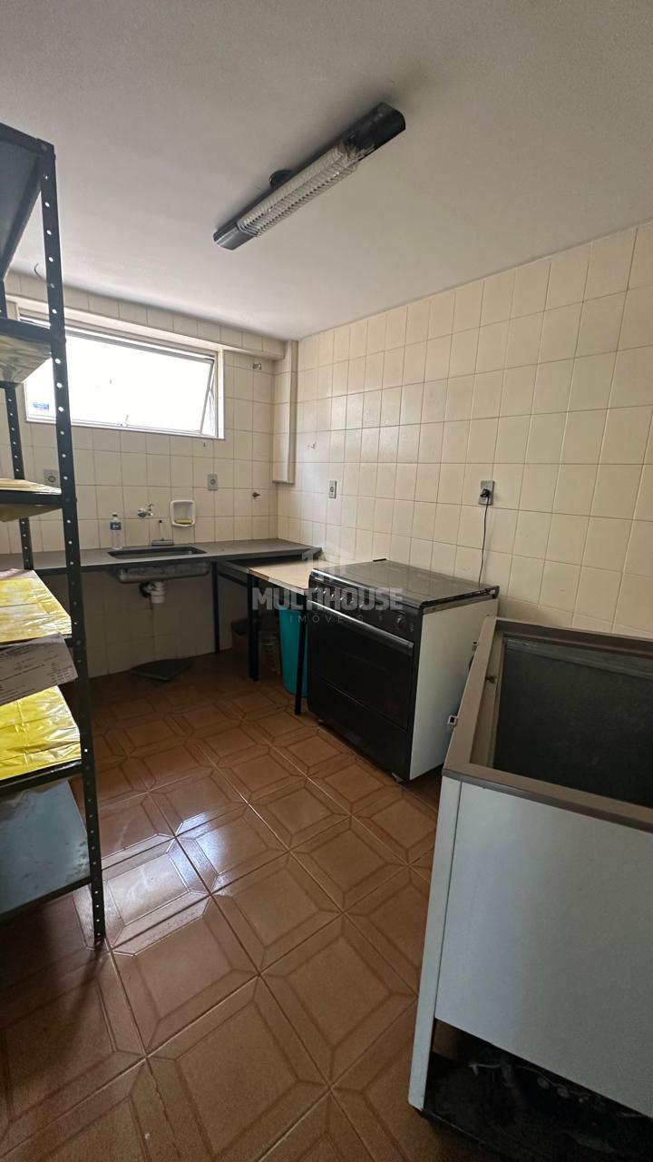 Apartamento à venda com 4 quartos, 140m² - Foto 35