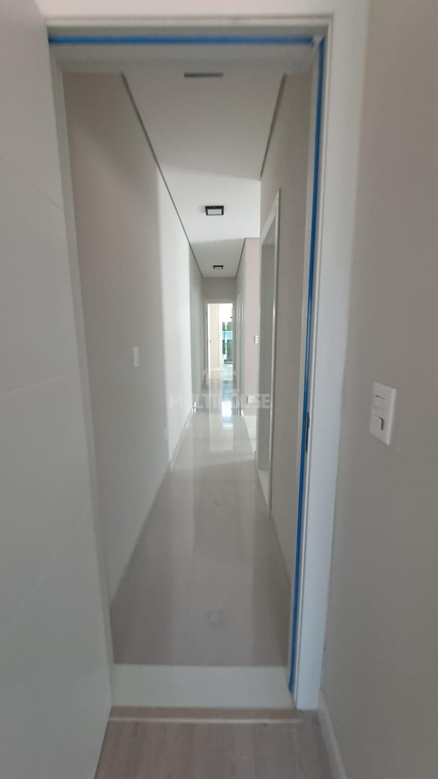 Casa para alugar com 4 quartos, 210m² - Foto 4