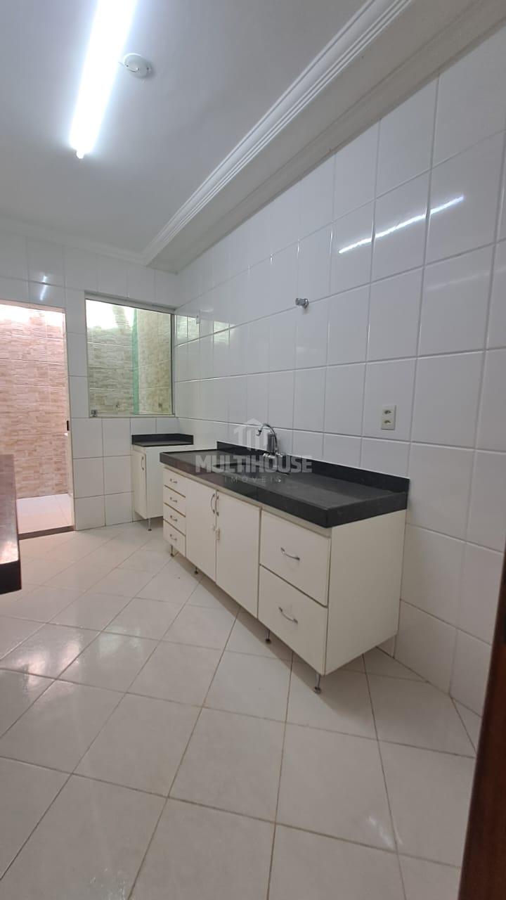 Casa para alugar com 2 quartos, 90m² - Foto 11