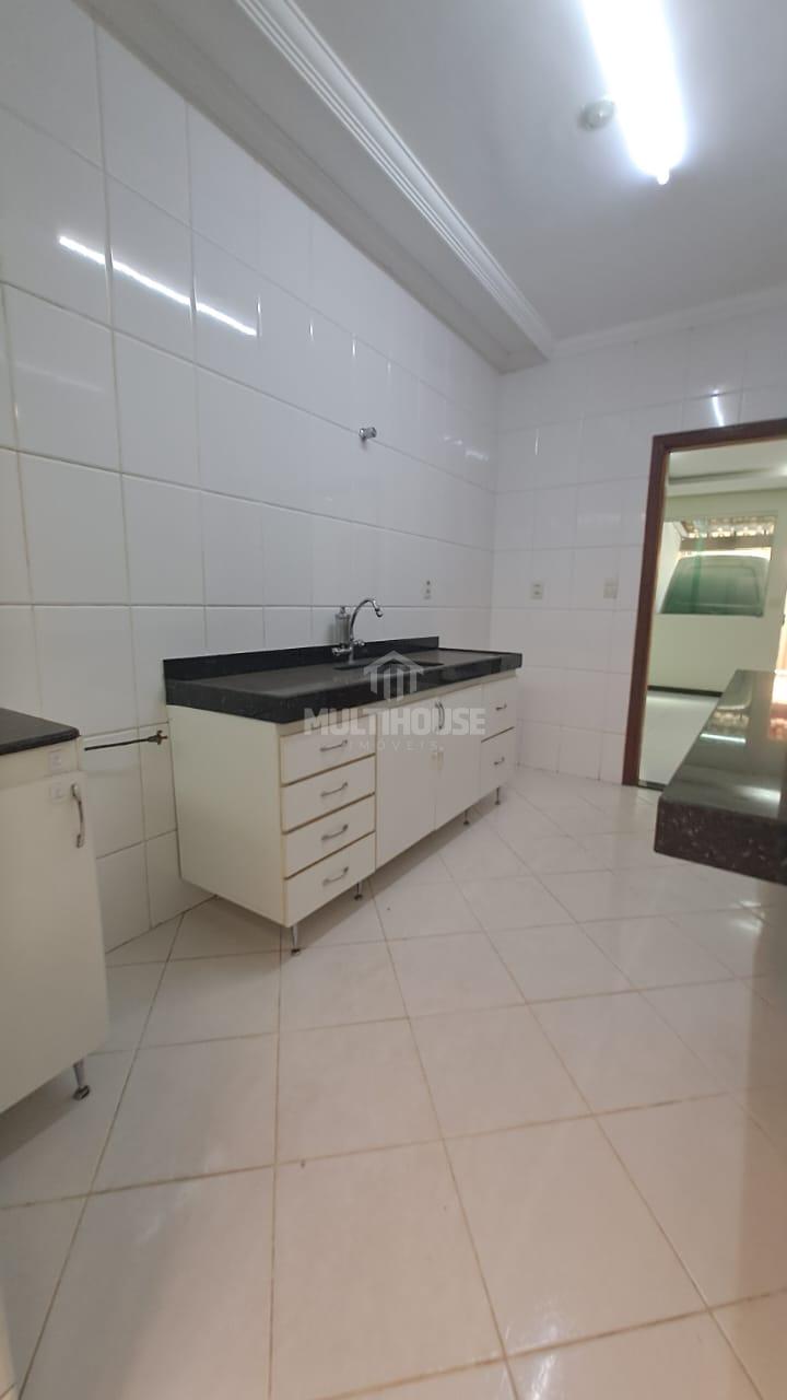 Casa à venda com 2 quartos, 90m² - Foto 5