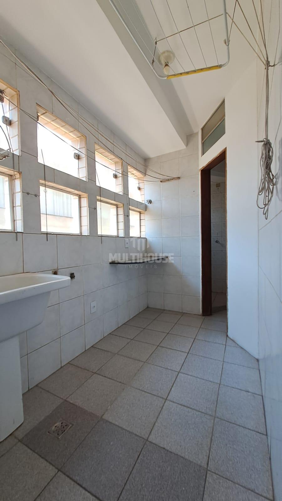 Apartamento para alugar com 3 quartos, 120m² - Foto 23