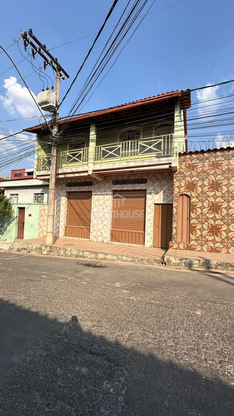 Casa à venda com 4 quartos, 500m² - Foto 1