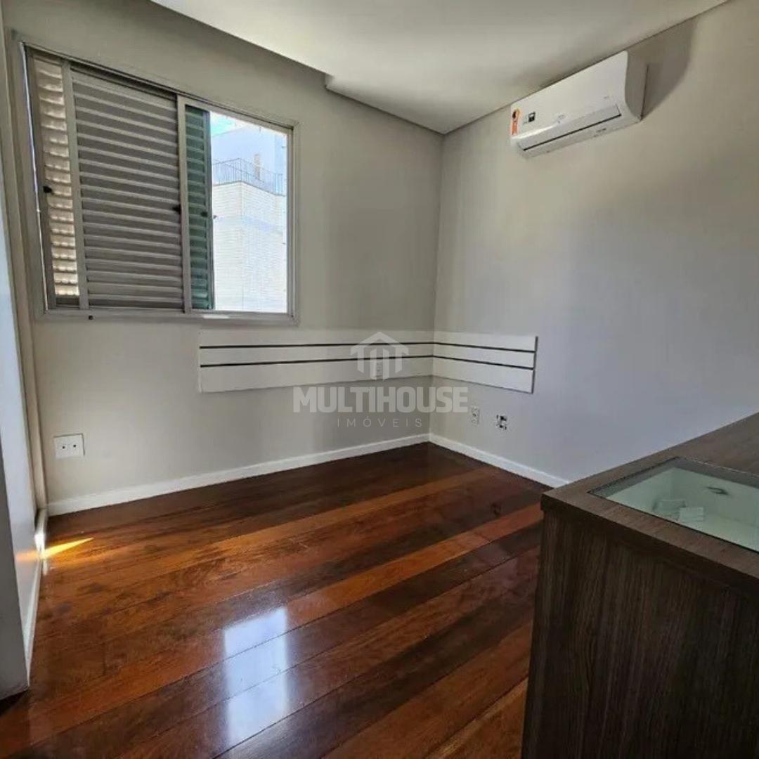 Apartamento para alugar com 4 quartos, 140m² - Foto 5