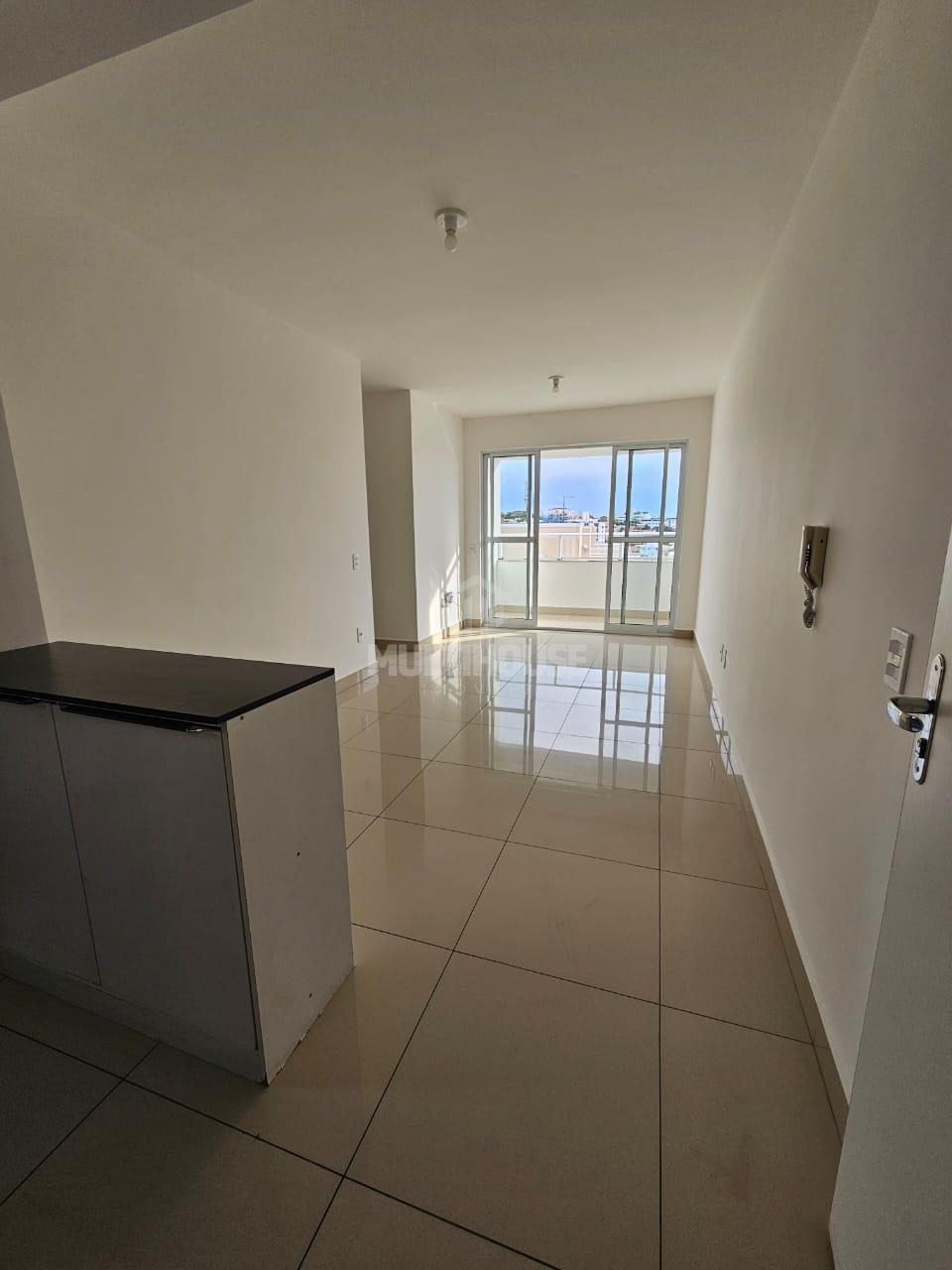 Apartamento para alugar com 3 quartos, 70m² - Foto 2