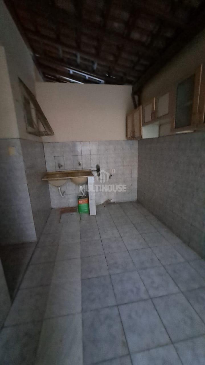 Casa para alugar com 3 quartos, 82m² - Foto 3