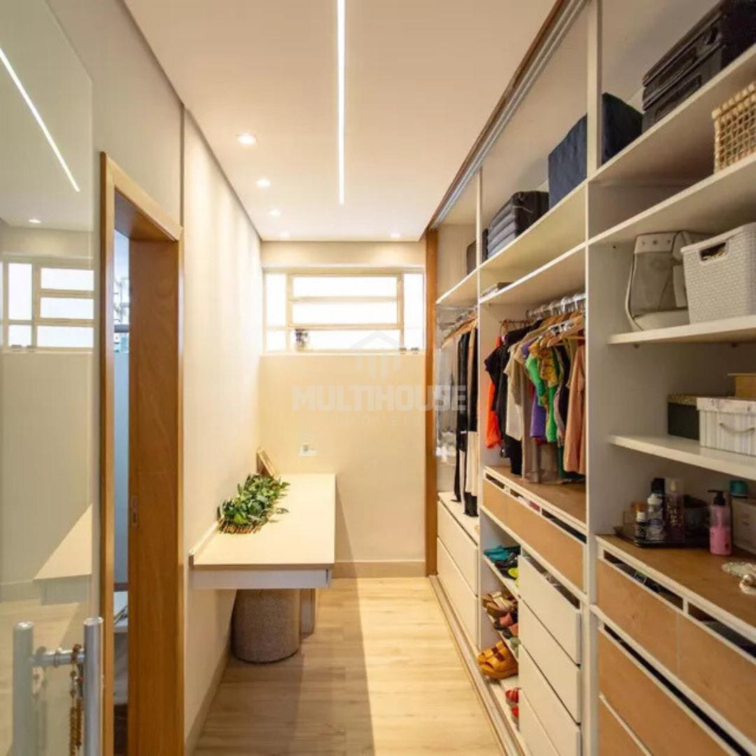 Casa para alugar com 4 quartos, 230m² - Foto 2