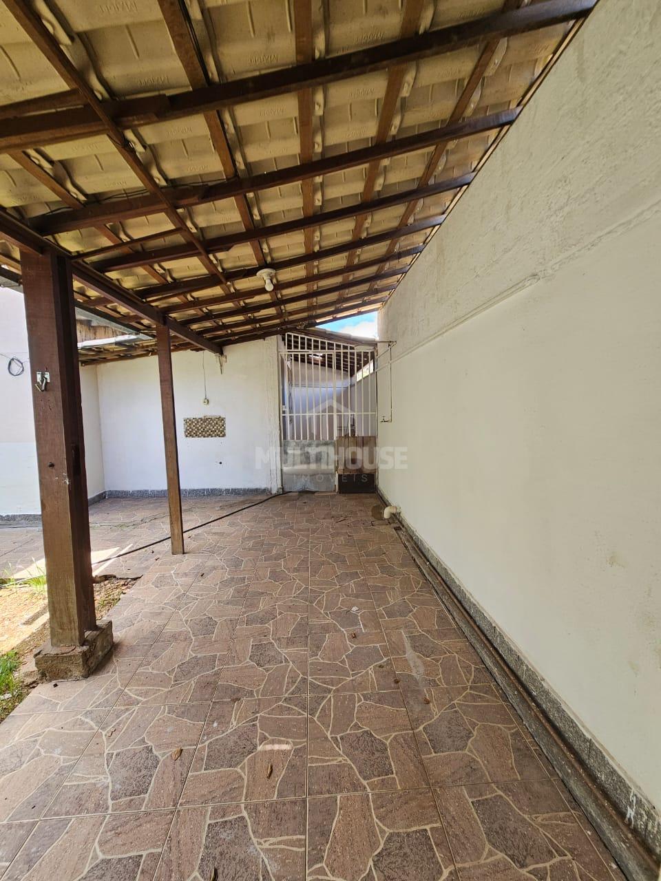 Casa à venda com 2 quartos, 114m² - Foto 2