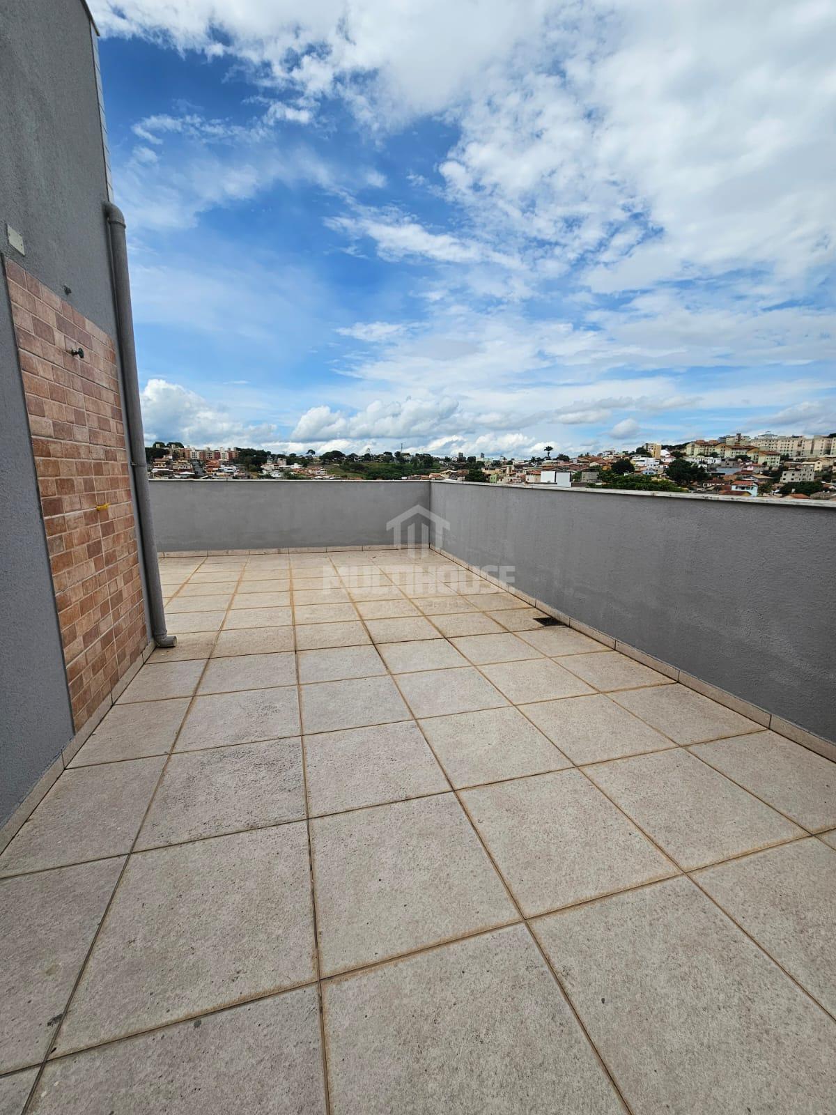 Apartamento à venda com 3 quartos, 150m² - Foto 2