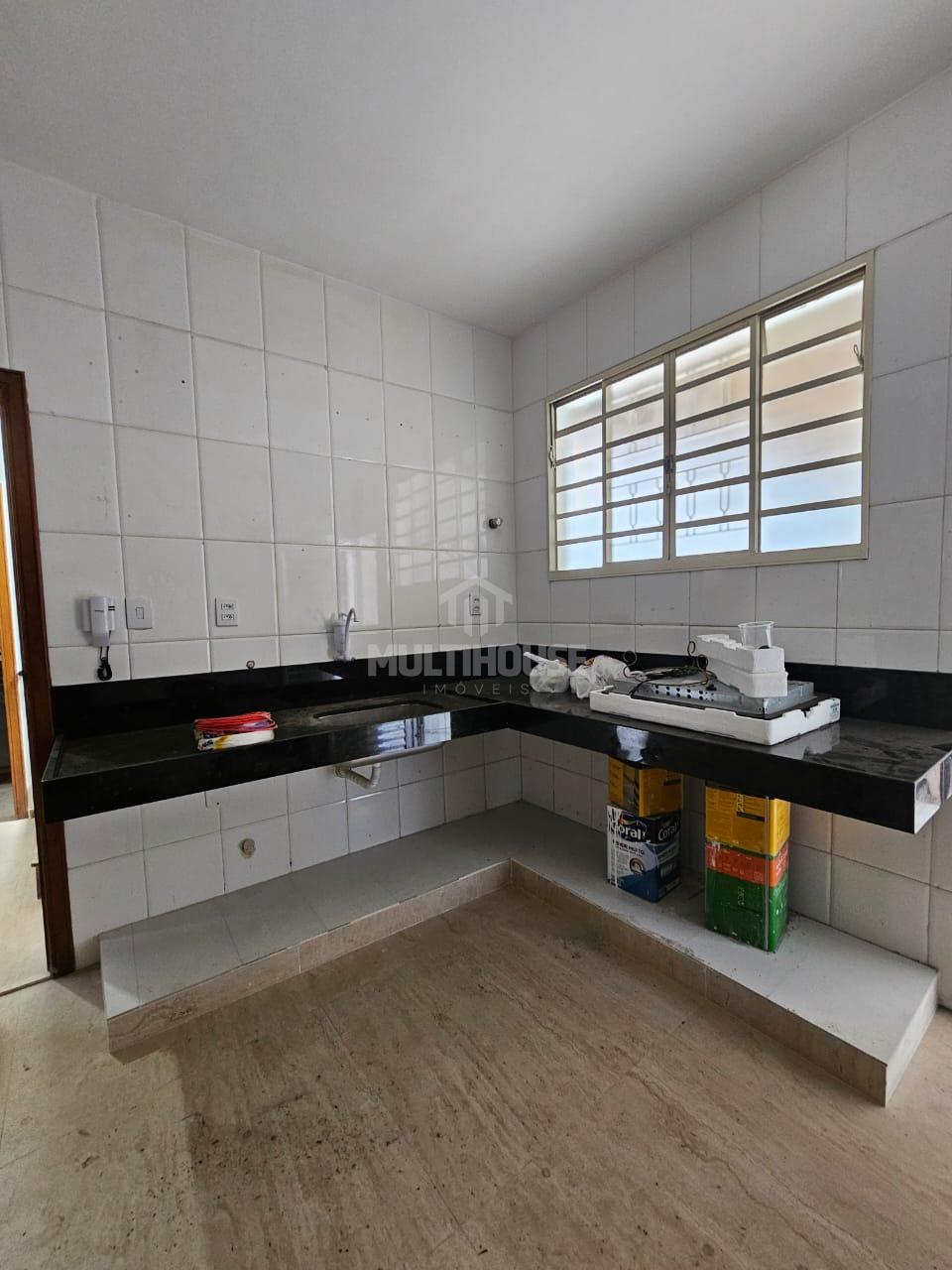 Casa para alugar com 3 quartos, 200m² - Foto 9