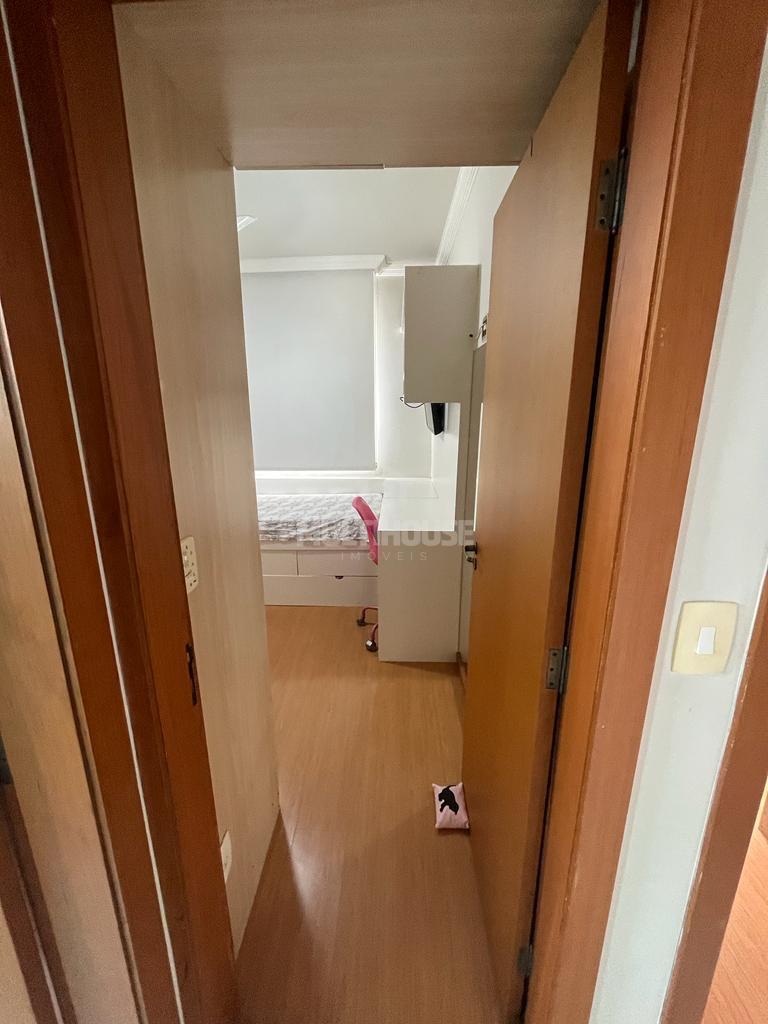 Apartamento para alugar com 3 quartos, 180m² - Foto 17