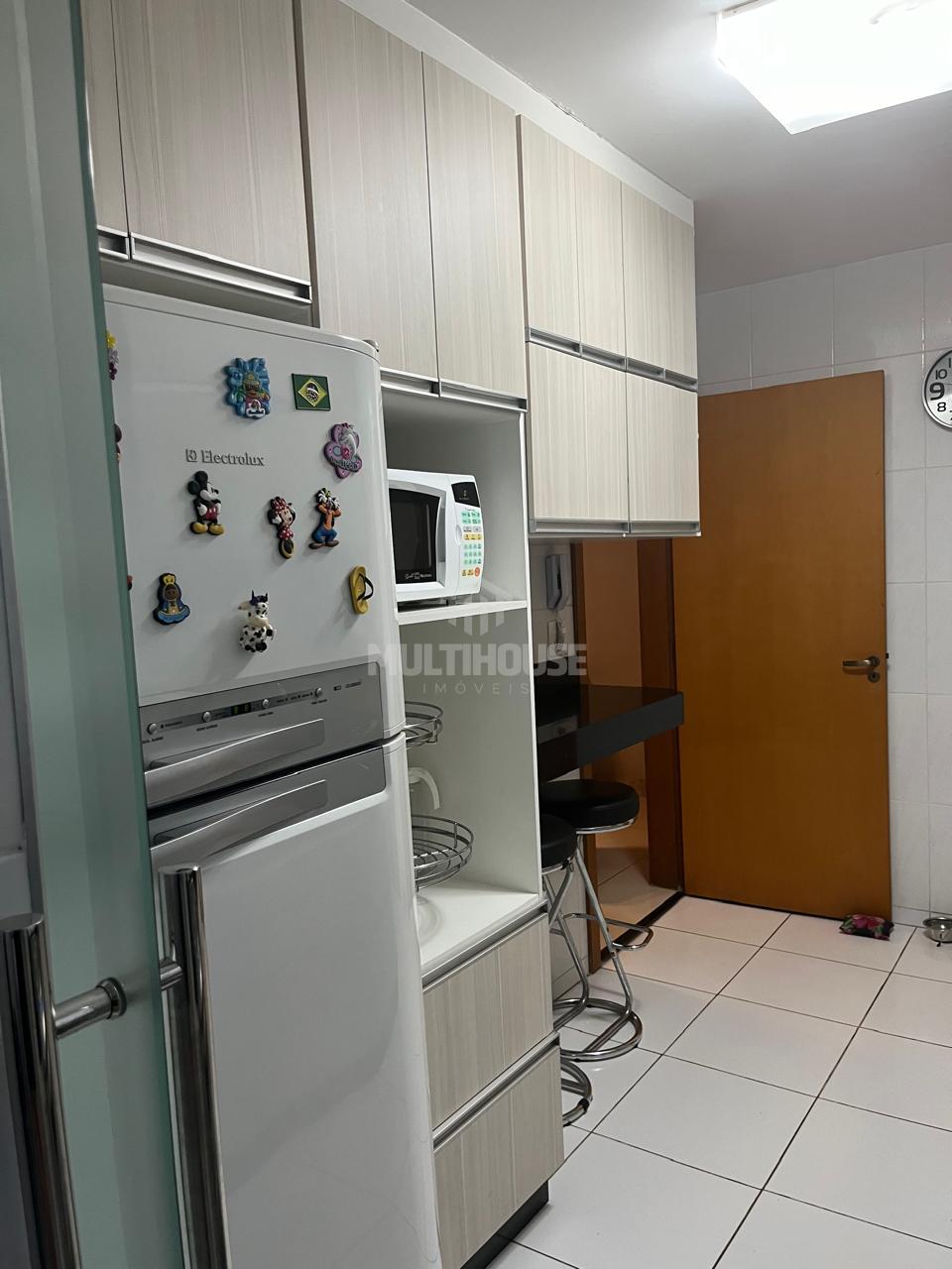 Apartamento para alugar com 3 quartos, 180m² - Foto 32