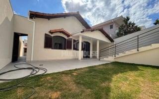 Casa para alugar com 3 quartos, 360m² - Foto 1