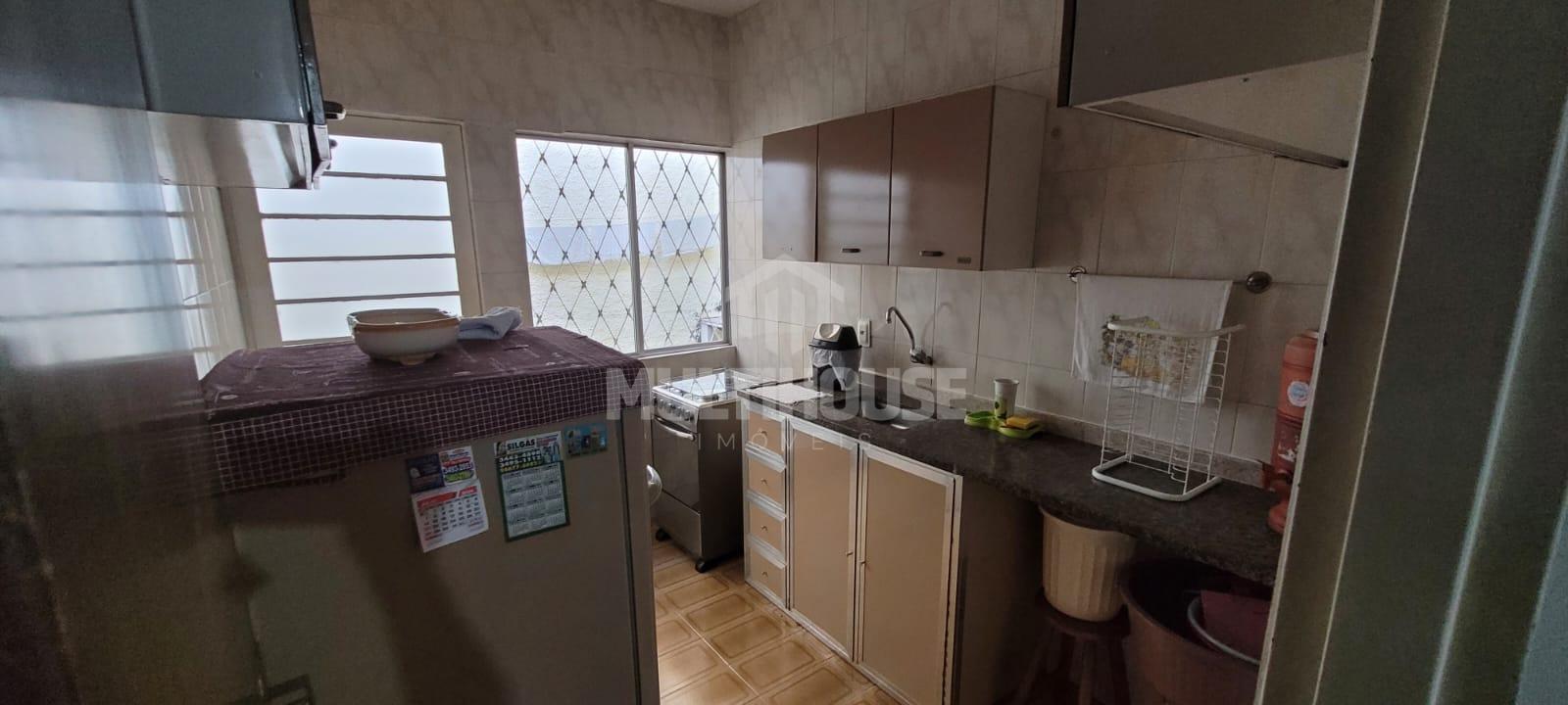 Casa à venda com 2 quartos, 50m² - Foto 1