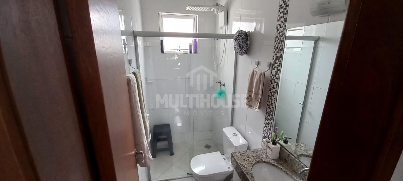 Casa à venda com 2 quartos, 147m² - Foto 8