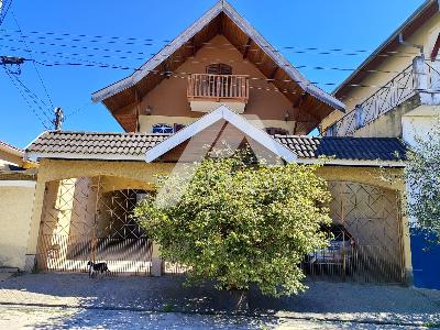 Sobrado à venda de 3 dormitórios- Jardim Luiza, JACAREI - SP