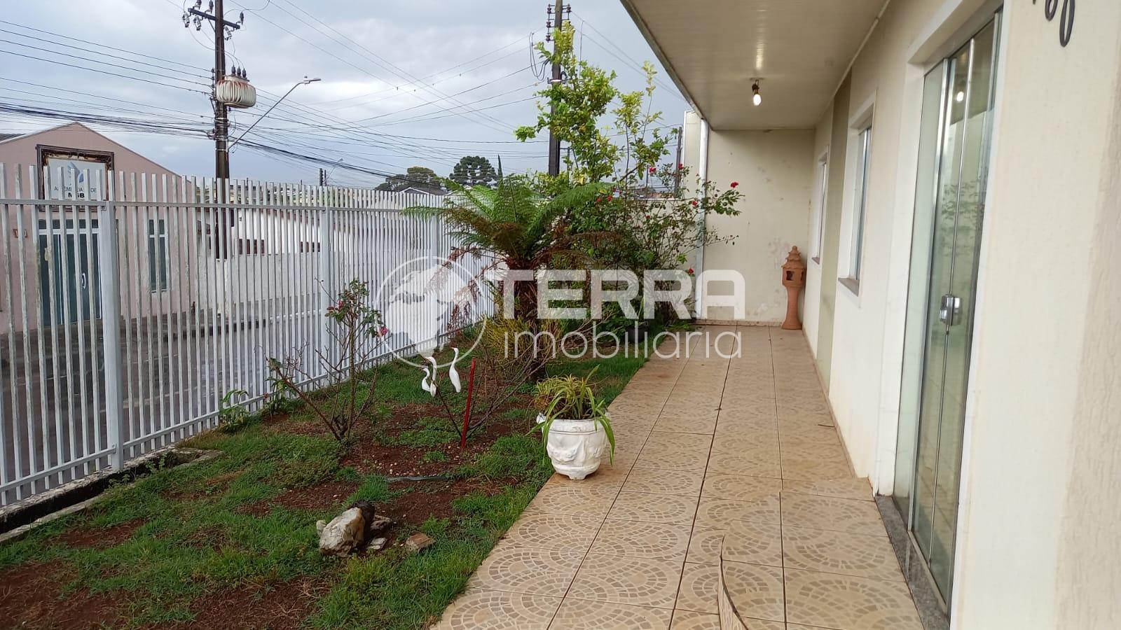 CASA COM 173M  NO BAIRRO CRISTO REI, TERRENO MEDINDO 360M  - GUARAPUAVA PR