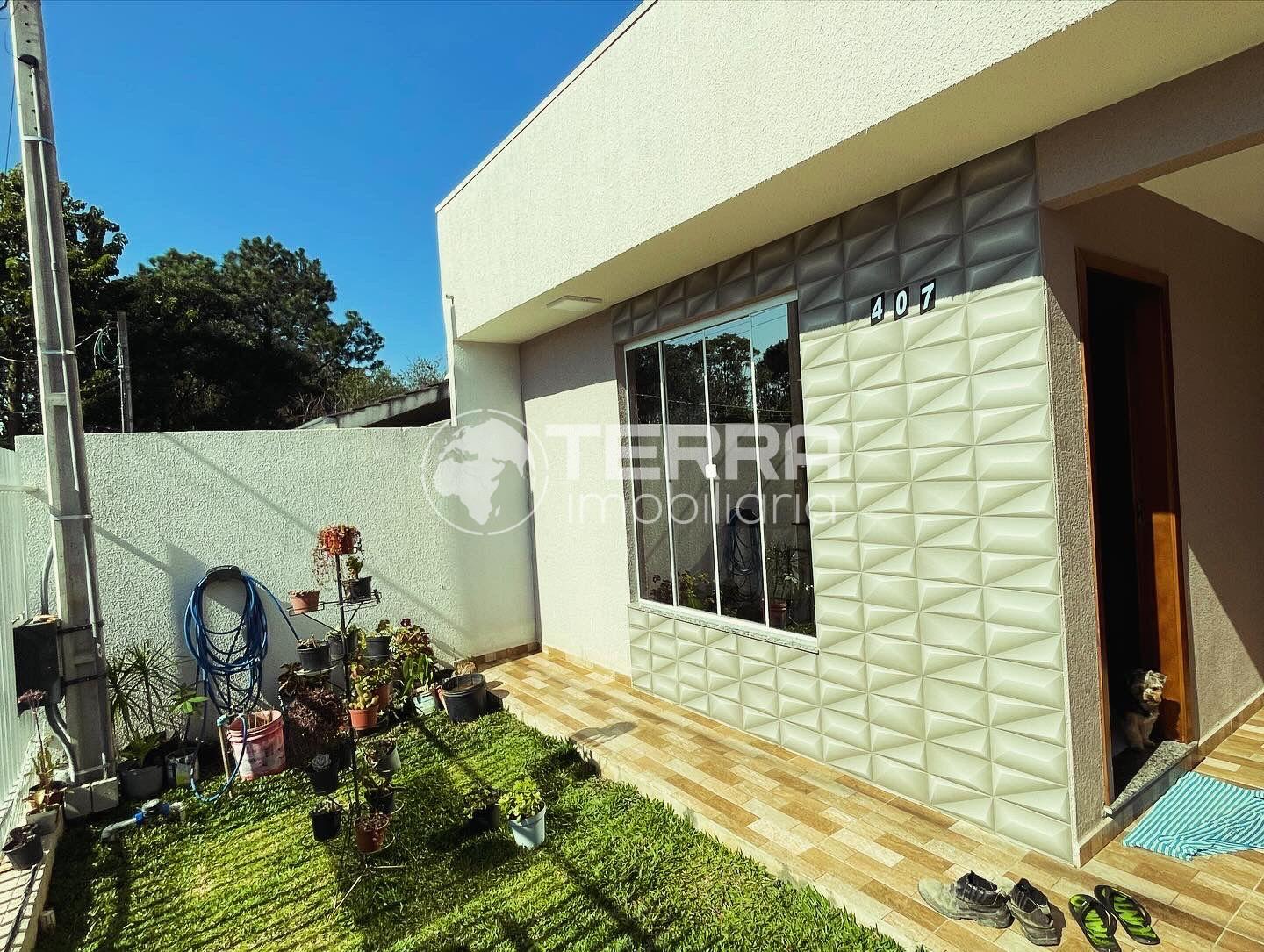 Linda casa a  venda no Boqueirao prximo ao Compre mais