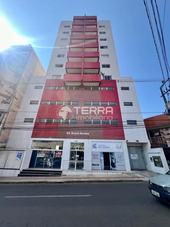 VENDE-SE APARTAMENTO NA REGIAO CENTRAL DE GUARAPUAVA EDIFICIO ROYAL GARDEN, SEMIMOBILIADO