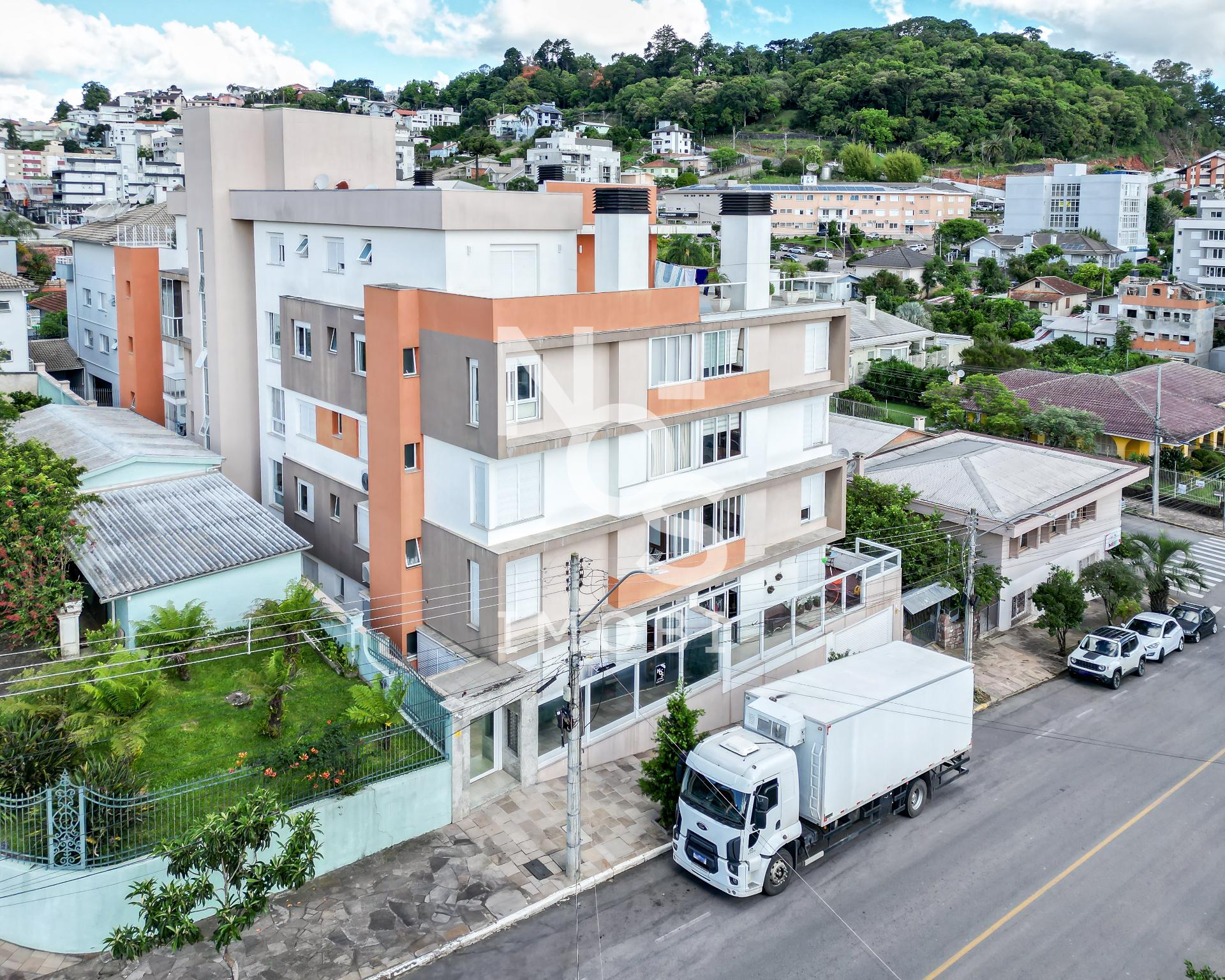 Apartamento de 03 Dormitórios com Terraço no Bairro Centro em ...