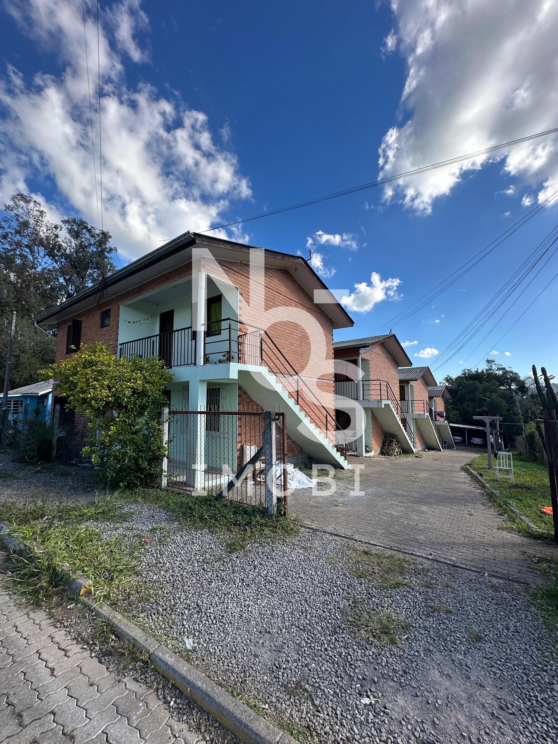 Casa Piso Inferior em Condom?nio no Bairro Nova Roma em Flores...