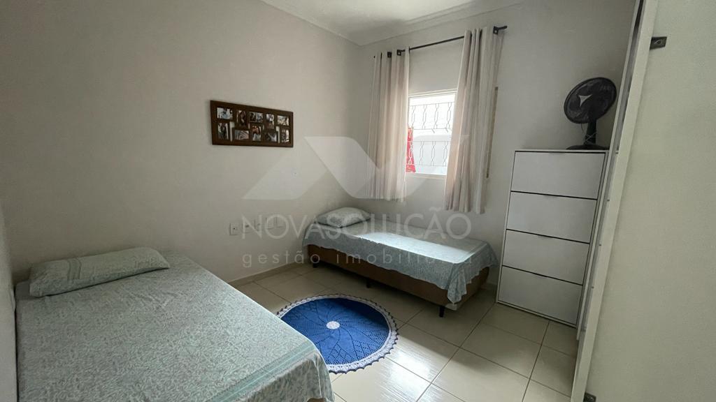 Casa com 2 dormitrios  venda, guas Da Serra, LIMEIRA - SP