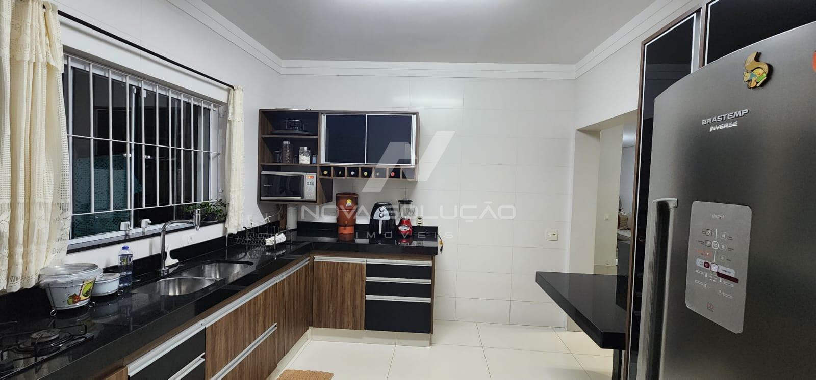 Sobrado com 3 dormitrios  venda, Condomnio Porto Real IV, LIMEIRA - SP