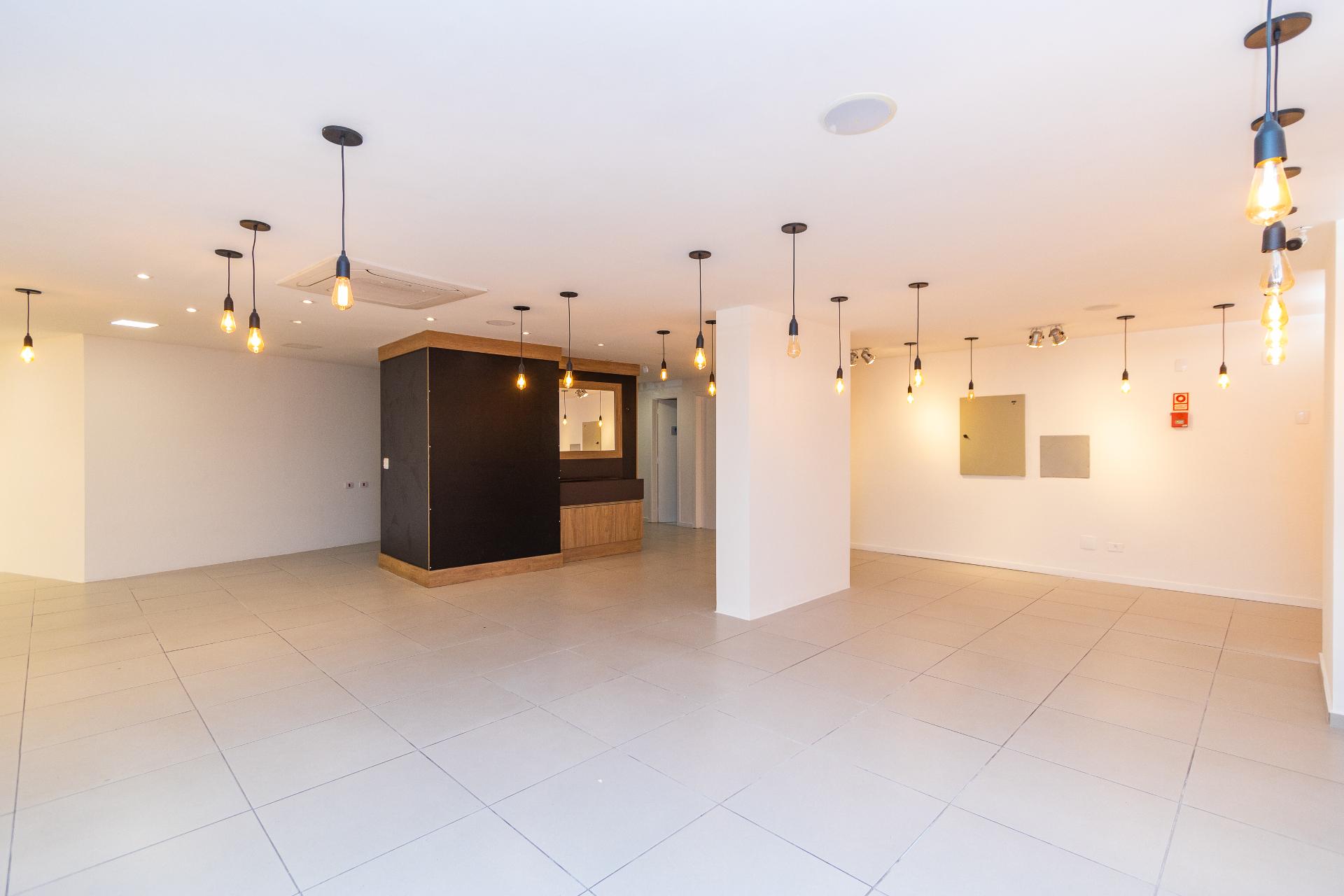 Loja comercial para locação, 610 m , Água Verde - CURITIBA - PR