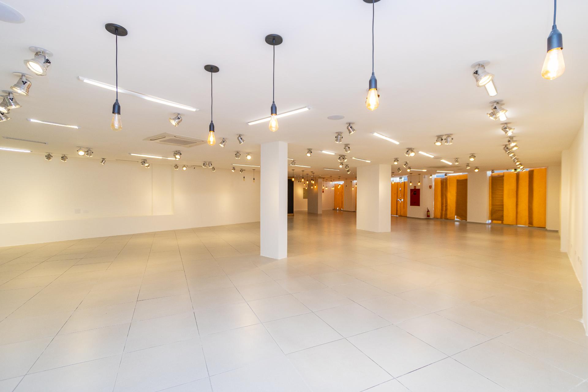 Loja comercial para locação, 610 m , Água Verde - CURITIBA - PR