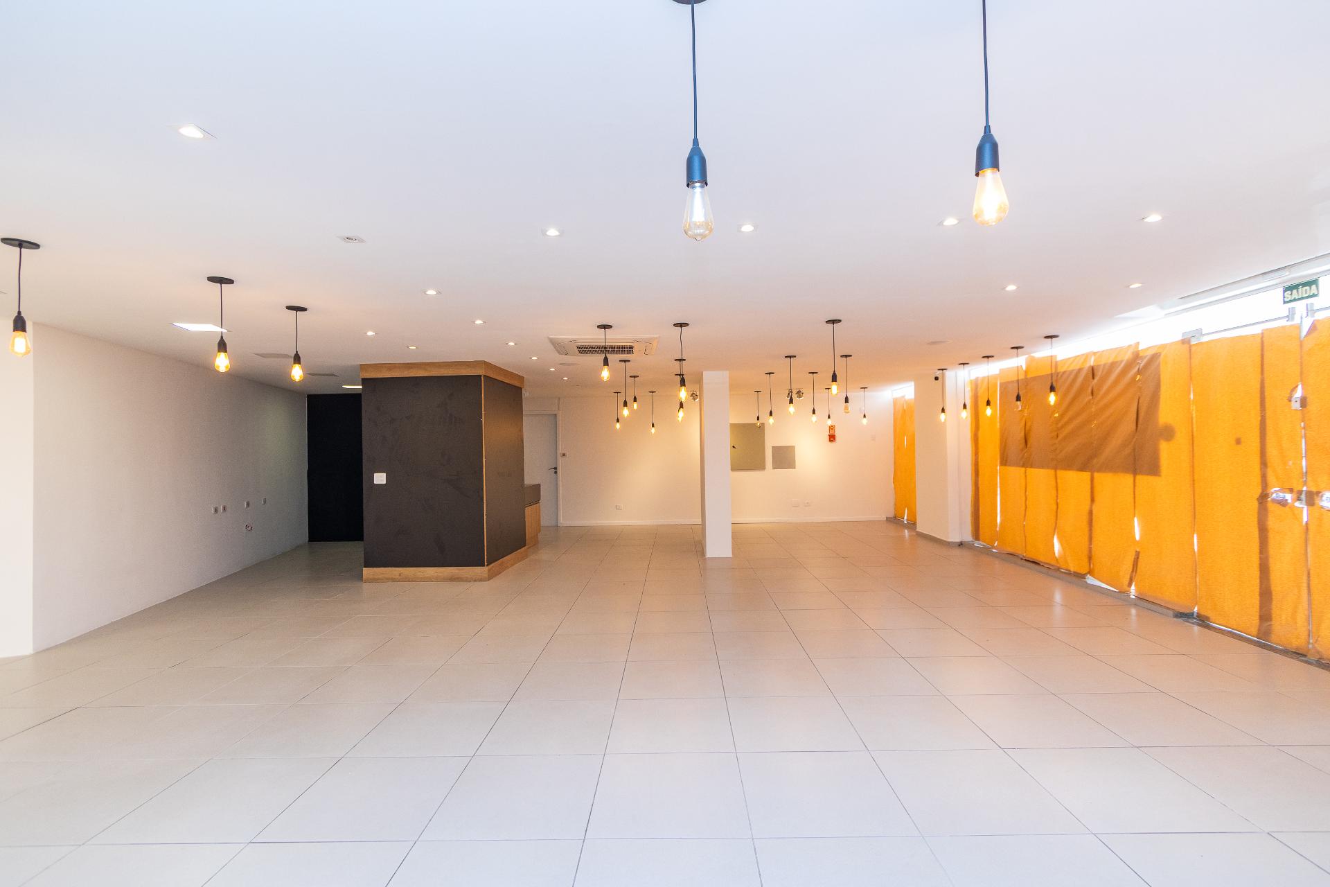 Loja comercial para locação, 610 m , Água Verde - CURITIBA - PR