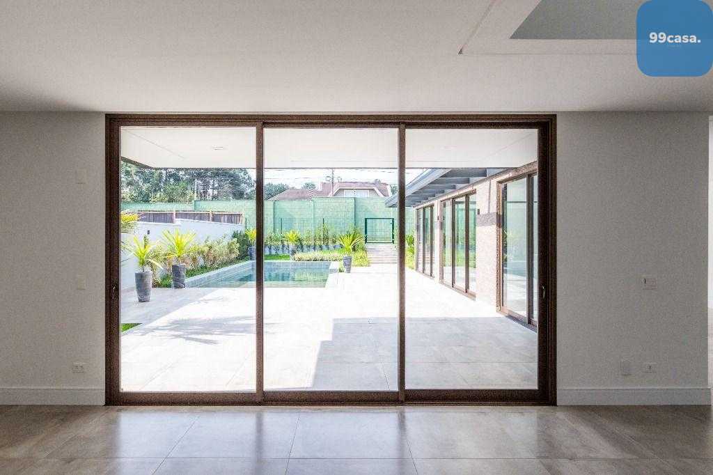 Casa à venda, 760.00 m , no Condomínio Paradisio Residencial, ...